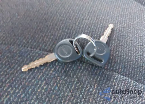 2002 GMC Sierra 1500 Standard z USA, uszkodzony, nr VIN 1GTEC14WX2Z334066